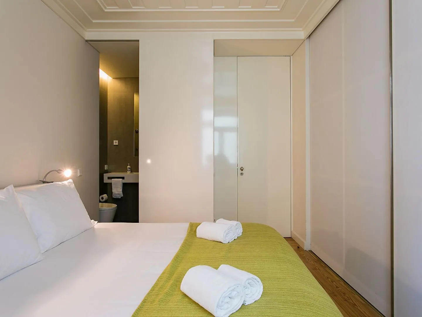 Joivy Elegant 2Br Apt With Workspace Nearby Baixa-Chiado Subway Lisboa 0*,  Portekiz