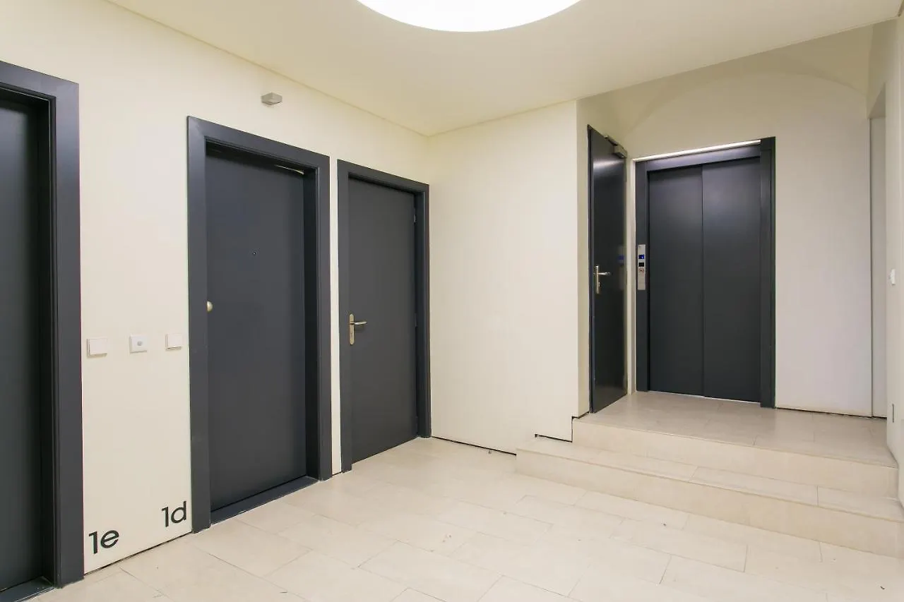 Апартаменты Joivy Elegant 2Br Apt With Workspace Nearby Baixa-Chiado Subway Лиссабон Португалия