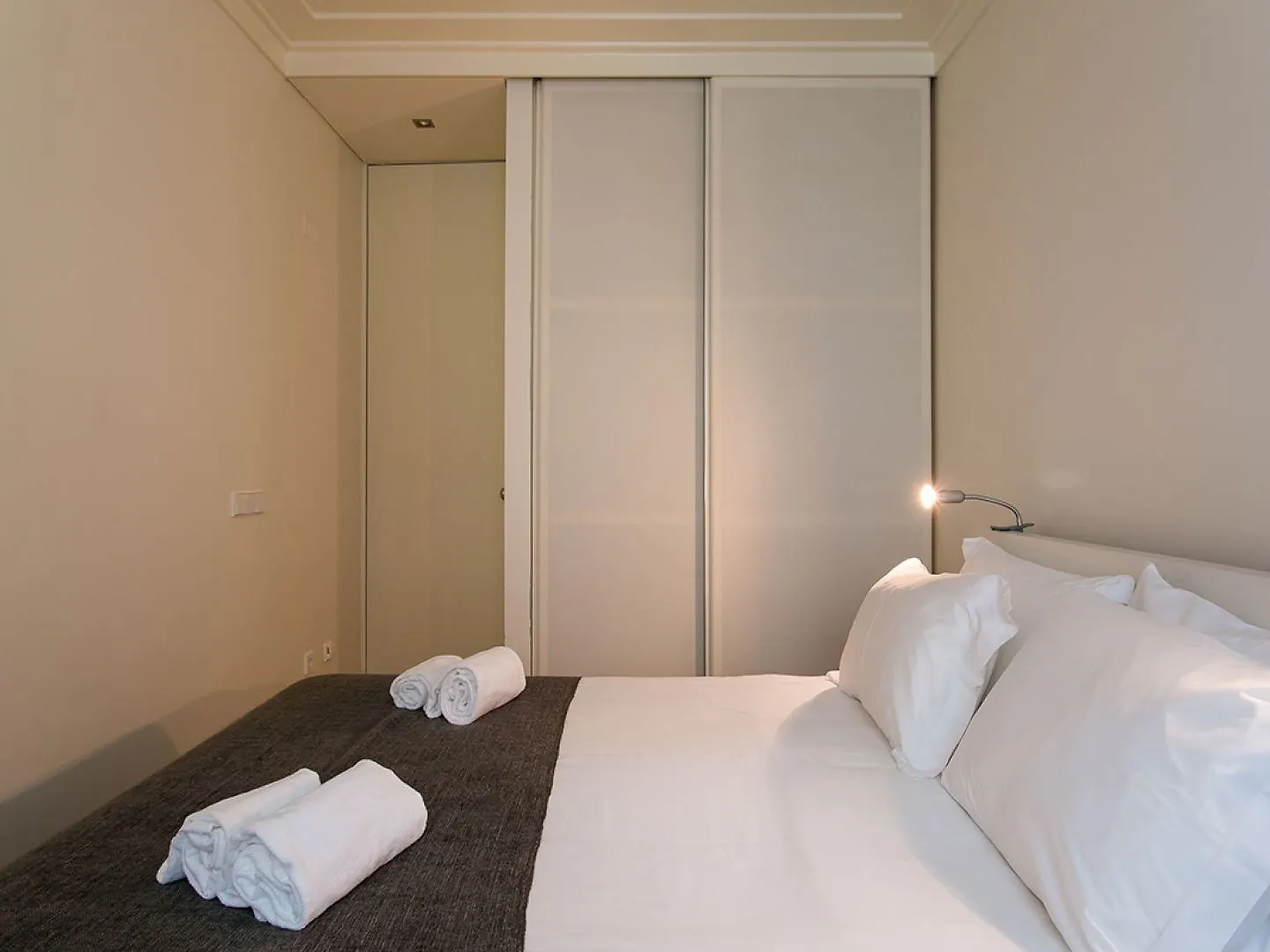 Joivy Elegant 2Br Apt With Workspace Nearby Baixa-Chiado Subway Лиссабон Португалия