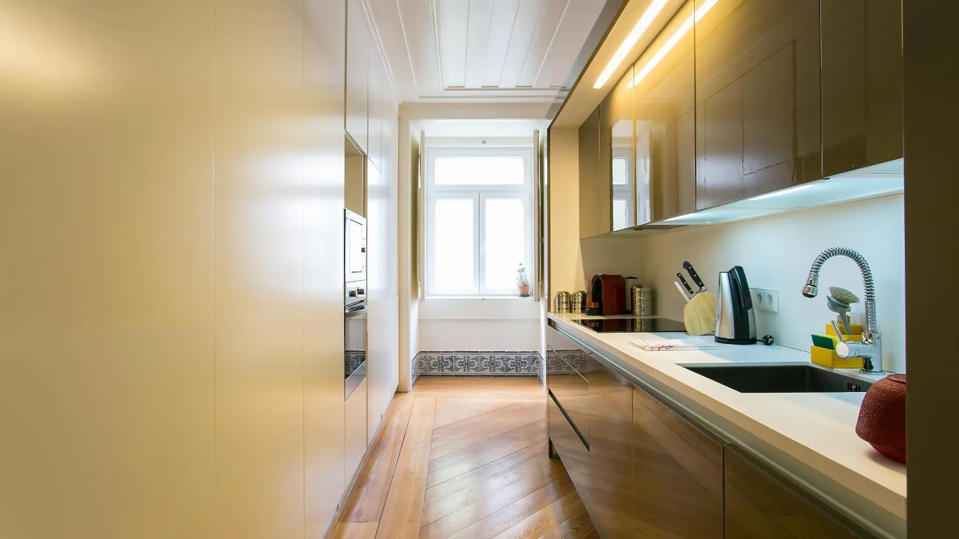 Apartment Joivy Elegant 2Br Apt With Workspace Nearby Baixa-Chiado Subway Lisbon