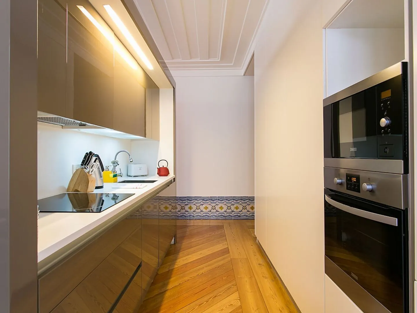 Апартаменты Joivy Elegant 2Br Apt With Workspace Nearby Baixa-Chiado Subway Лиссабон Португалия