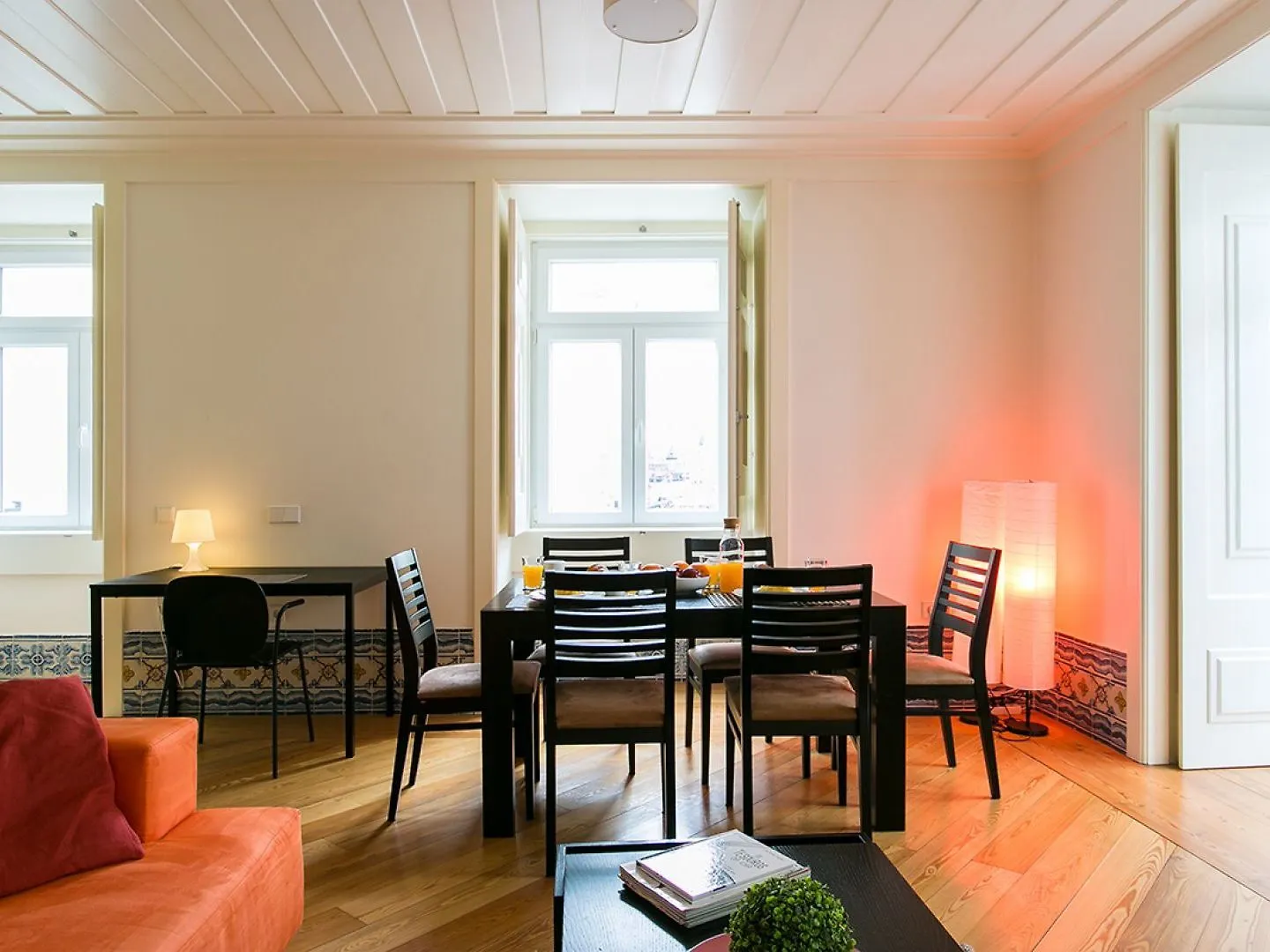 Joivy Elegant 2Br Apt With Workspace Nearby Baixa-Chiado Subway Лиссабон 0*,  Португалия